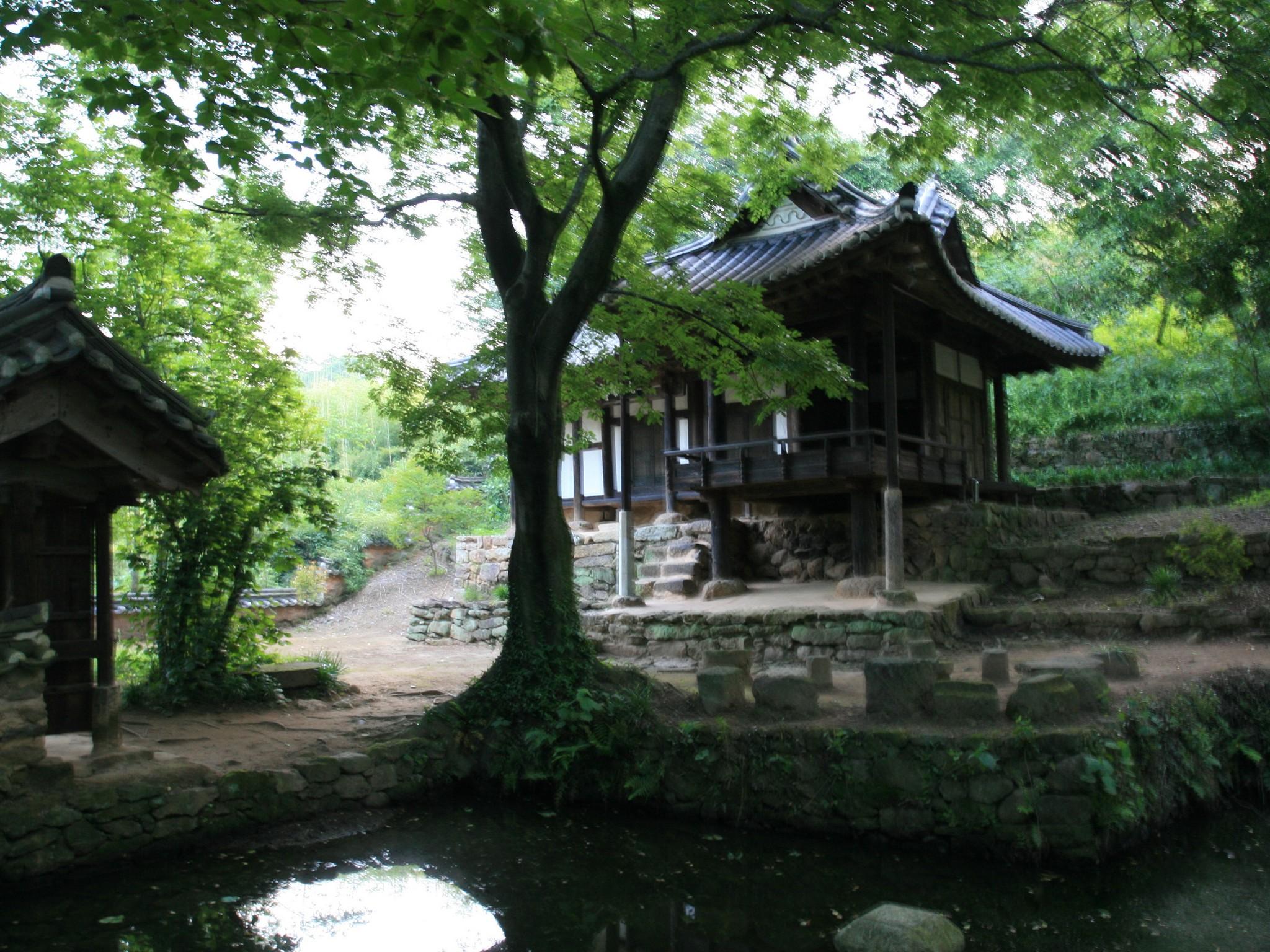 이용욱 고택 (Leeyongwook Gotaek Hanok)