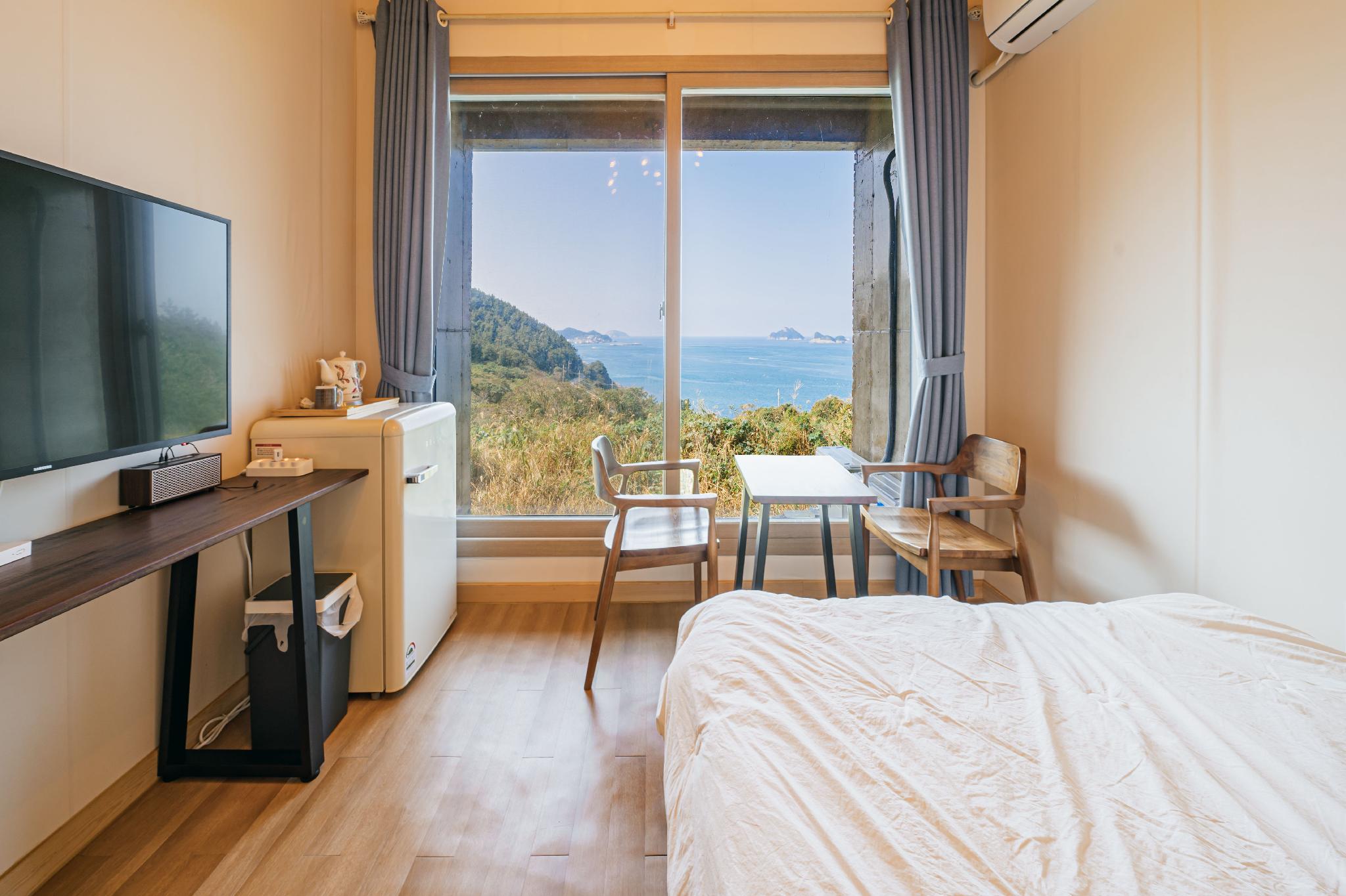 제주(추자도) 에코롯지 (Jeju (Chuja Island) Eco Lodge)