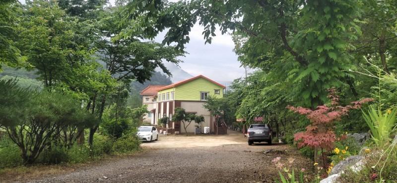 충주 월악산꽃피는산골펜션 (Wolaksan Blooming Village Pension)