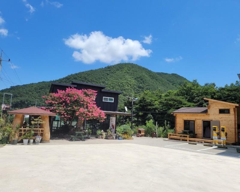 울진 숲속의산장펜션 (Uljin Forest Lodge Pension)