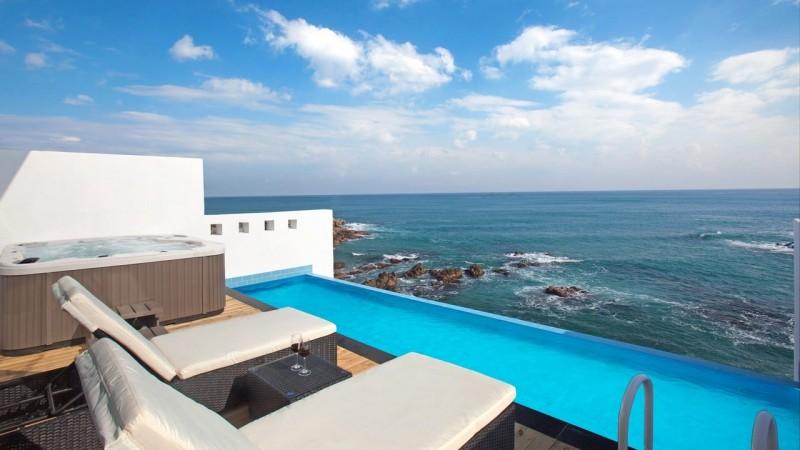 영덕 씨레스트풀빌라펜션 (Yeongdeok Sea Rest Pool Villa Pension)