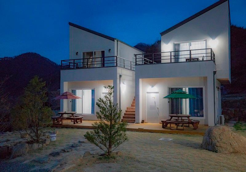 단양 소백산가는길펜션 (Danyang Sobaeksanganeungil Pension)