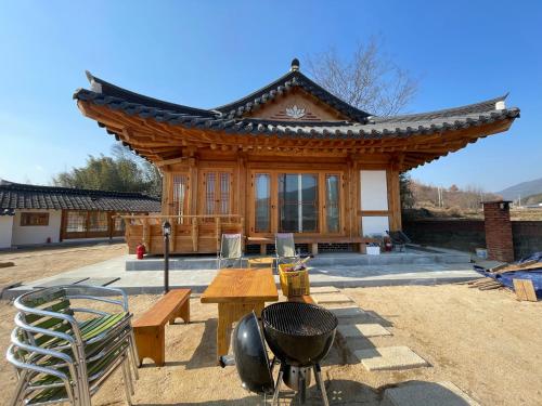 한옥 스테이 죽록정사 (Hanok Stay - JukRokJungSa)