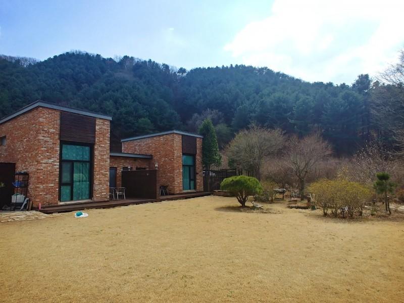 가평 준하우스펜션 (Gapyeong June House Pension)