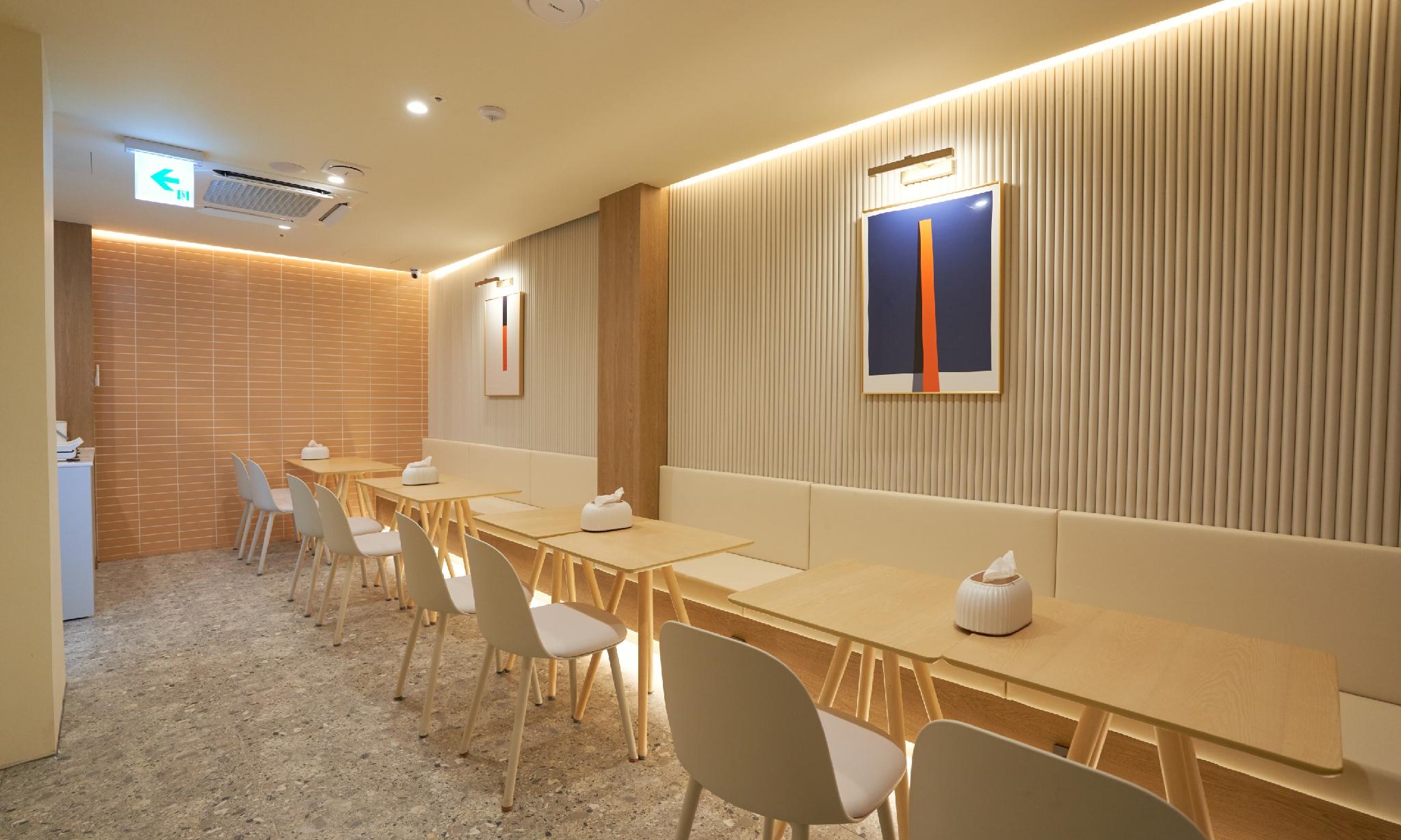 브라운도트호텔 군산터미널점 (Brown Dot Hotel Gunsan Terminal Branch)