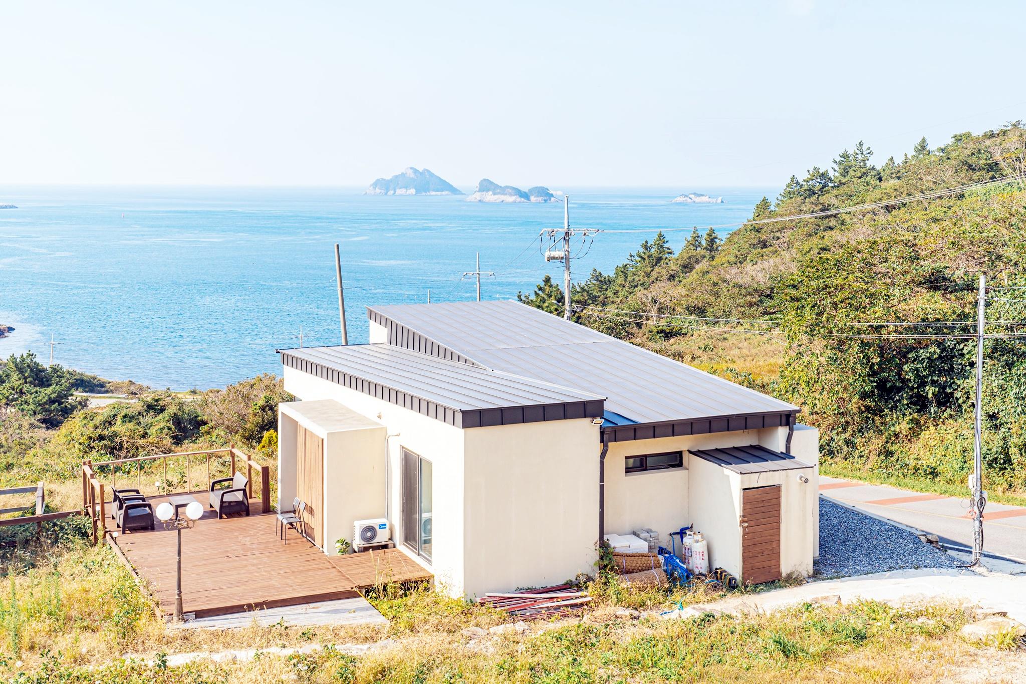 제주(추자도) 에코롯지 (Jeju (Chuja Island) Eco Lodge)