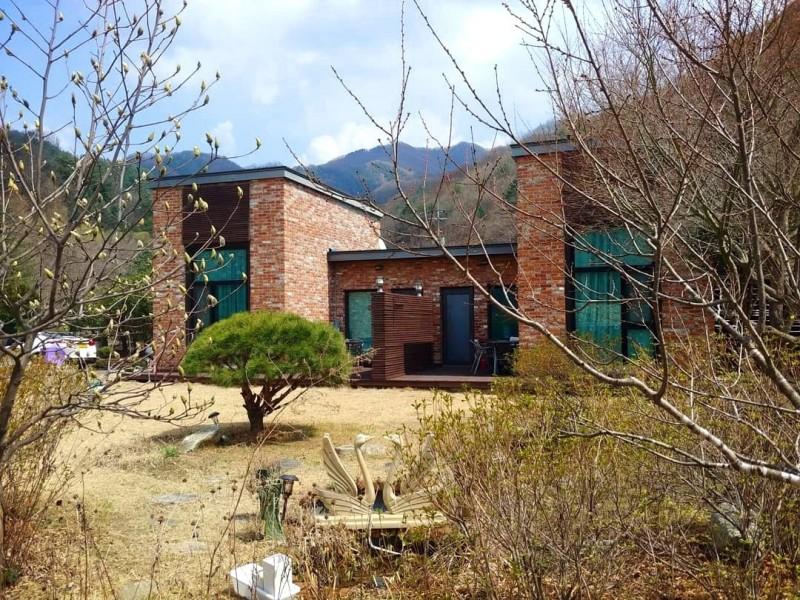 가평 준하우스펜션 (Gapyeong June House Pension)