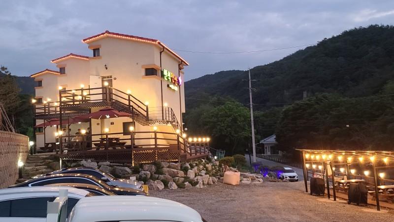 괴산 반석펜션(화양계곡) (Goesan Banseok Pension (Hwayang Valley))