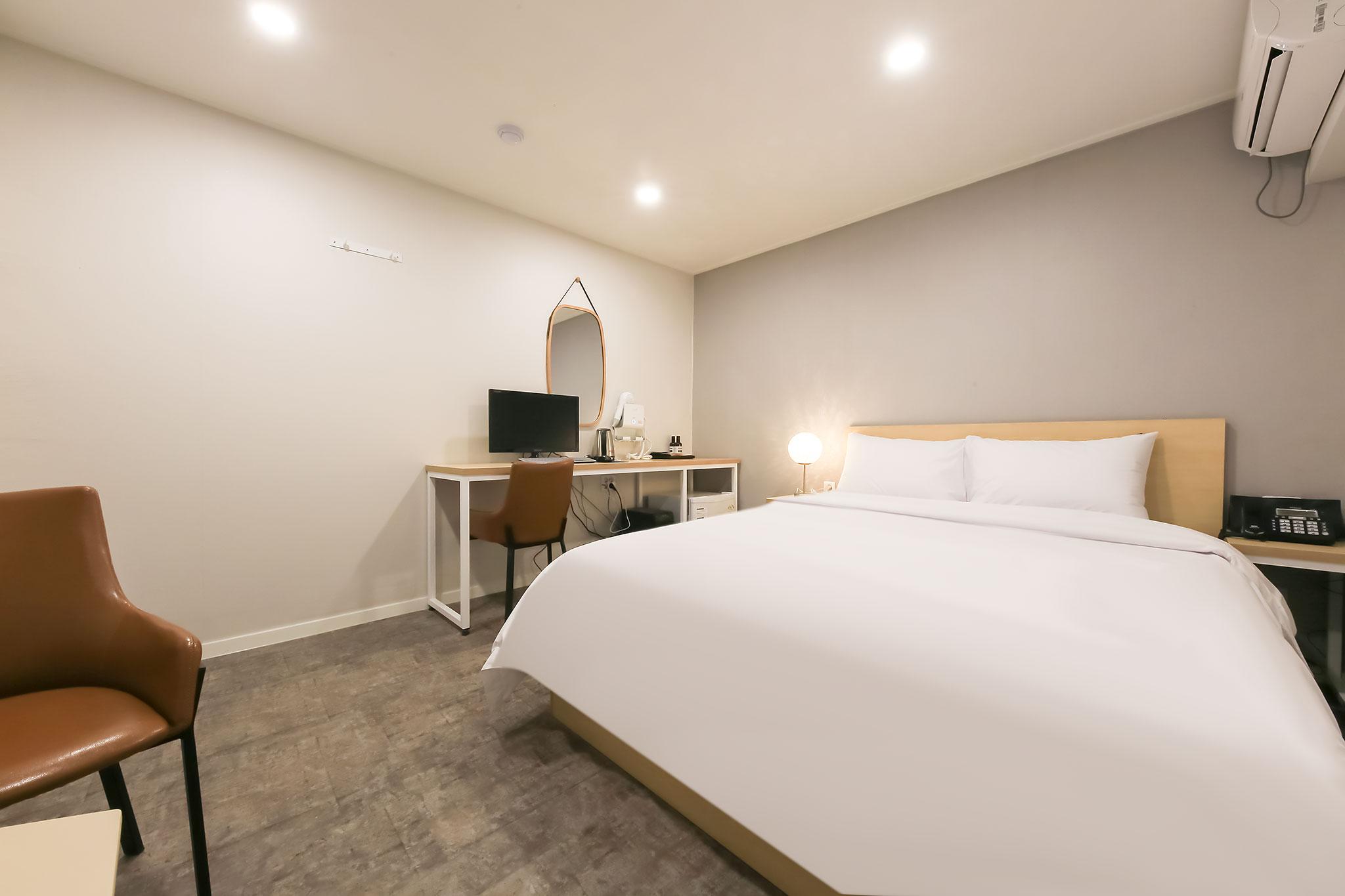 청주 벤호텔 청주대점 (Chungju Ben Hotel)