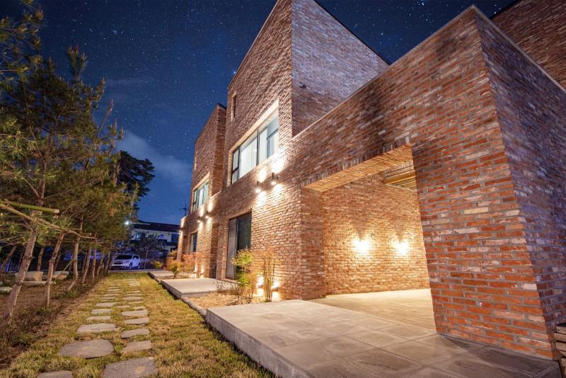 강릉 스테이어스펜션 (Gangneung Stay Us Pension)