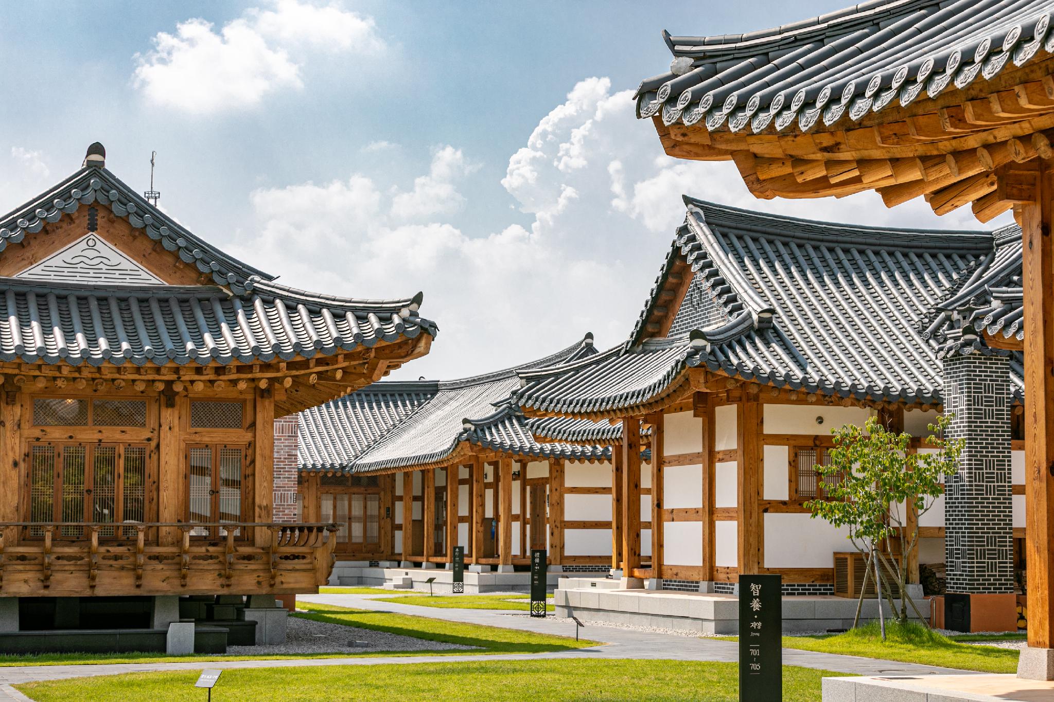 남원 예촌 (NamWon YeChon Traditional Hanok experience facility)