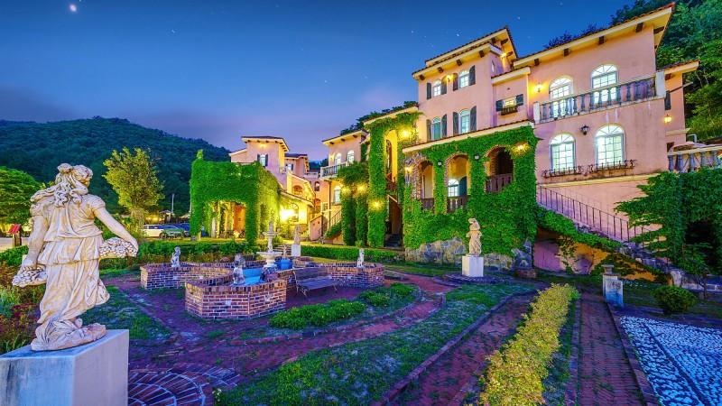 무주 더스위트펜션&글램핑 (Muju The Suite Pension & Glamping)