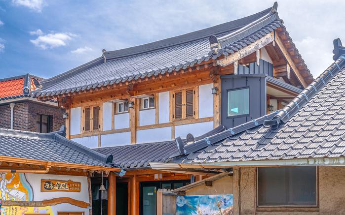 Moon and Star Hanok Pension