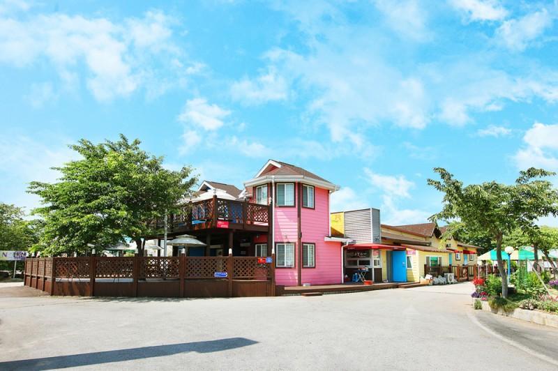 부안(변산반도) 코렐리아펜션 (Buan (Byeonsanbando) Corelia Pension)