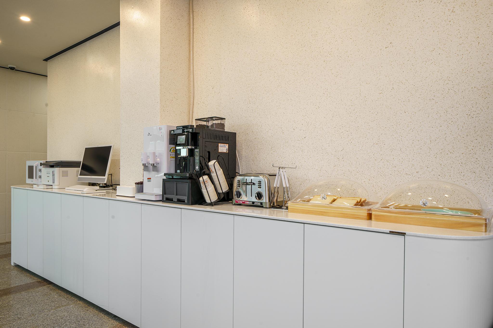 목포 HOTEL 봄 (Mokpo Hotel Bom)