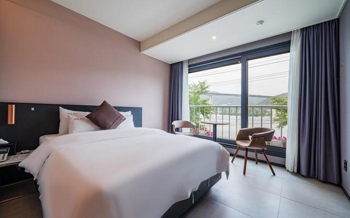 양평 꽃 피던 그해 달빛 (Yangpyeong Ggotpideon Geuhae Dalbit)