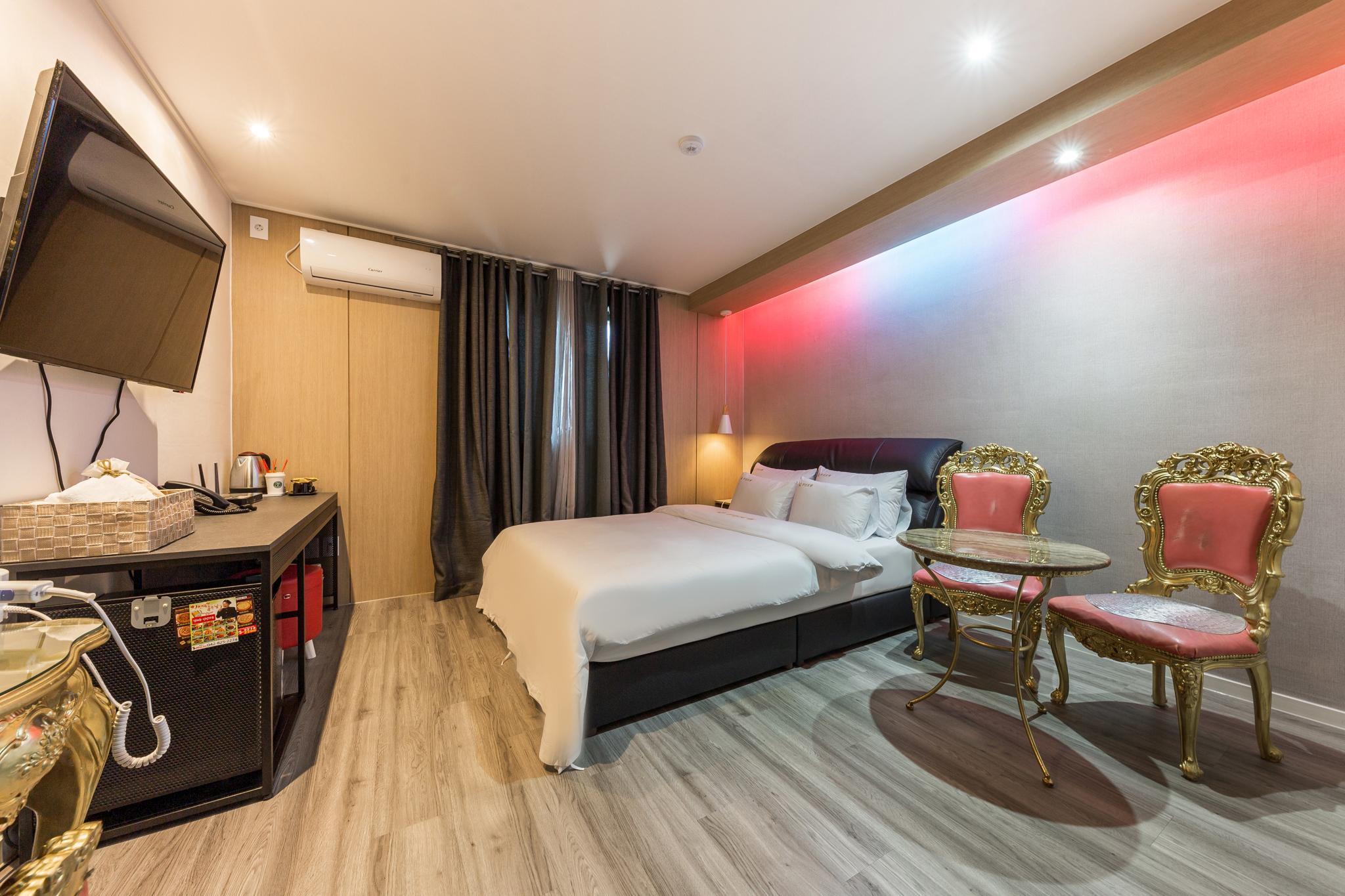 공주(동학사) Q 무인호텔 (Gongju Q Hotel)