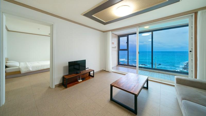 영덕 더원애견펜션 (Yeongdeok The One Dog Pension)