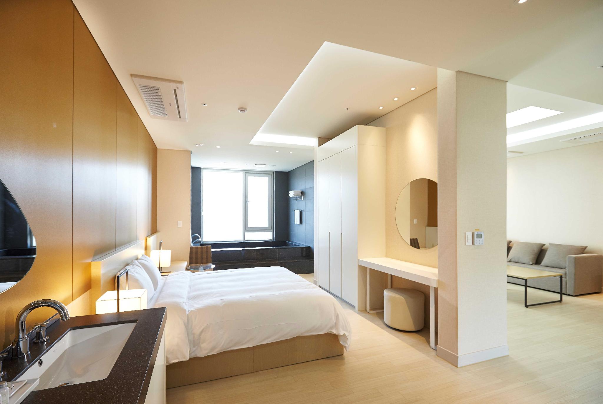 평창 더 화이트 호텔 (Pyeonchang The White Hotel)