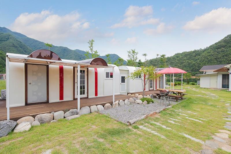 단양 휴돔하우스펜션 (Danyang Hyudom House Pension)