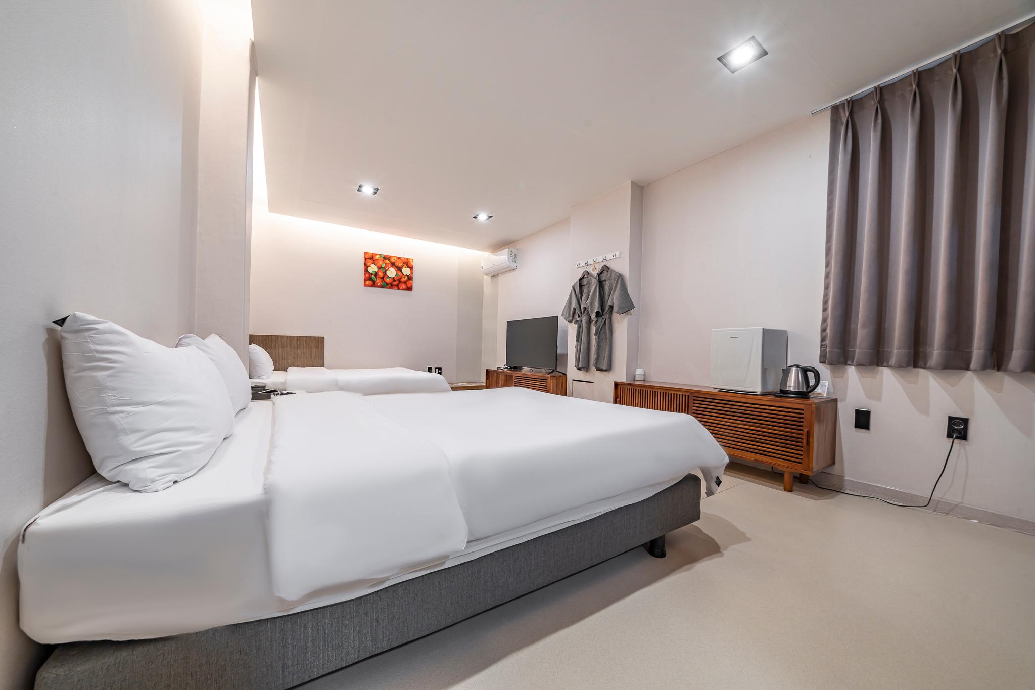 춘천 경성여관 (Chuncheon Gyeongseong Motel)