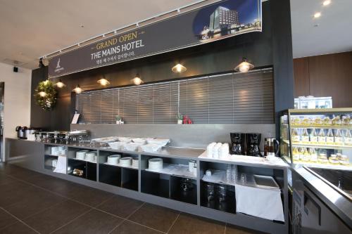 더 메인즈 호텔 (The Mains Hotel)
