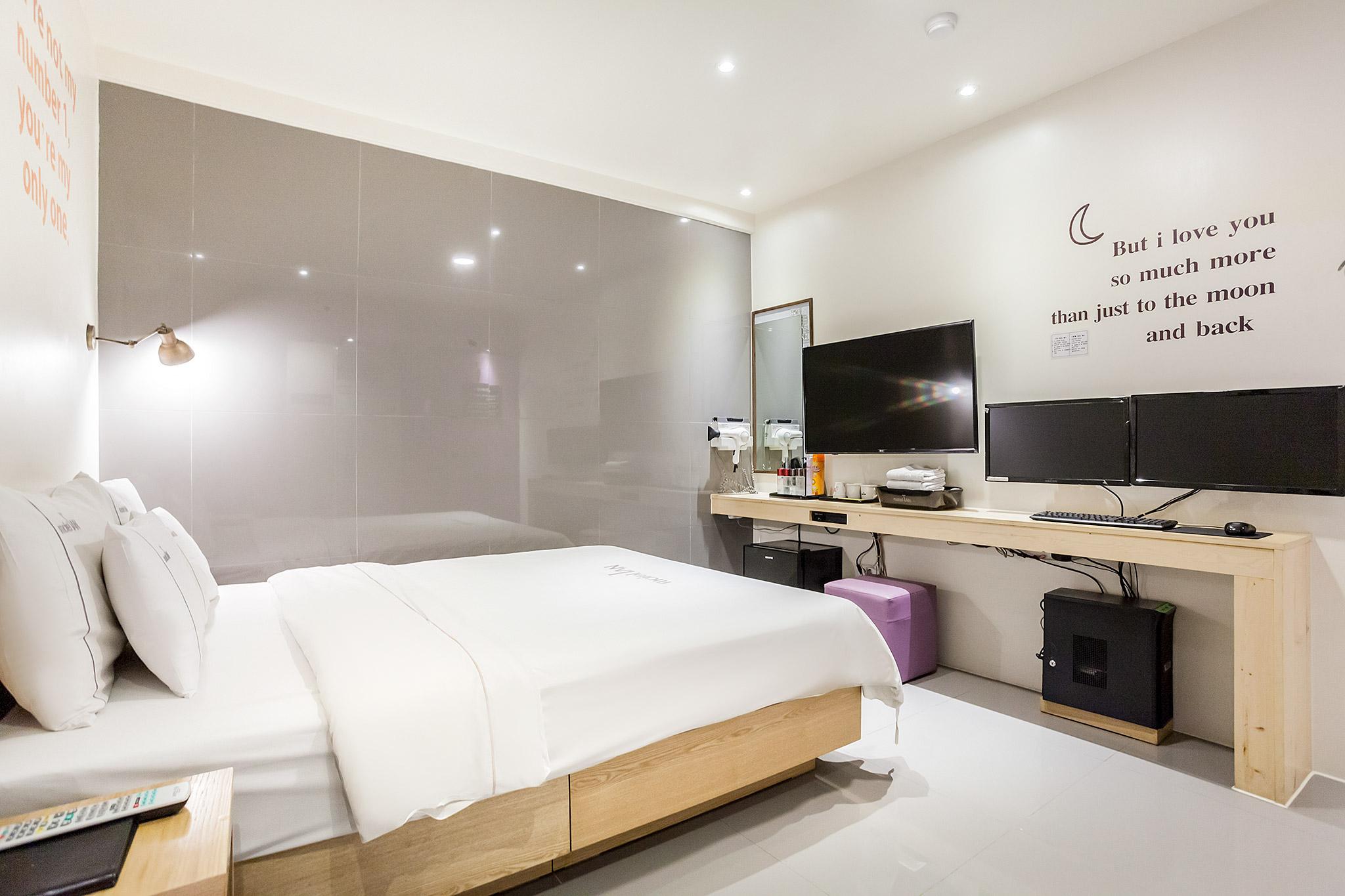 수원 탄 (Suwon Tan)