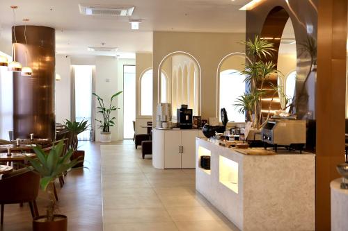 엘디스 리젠트 호텔 (Eldis Regent Hotel)