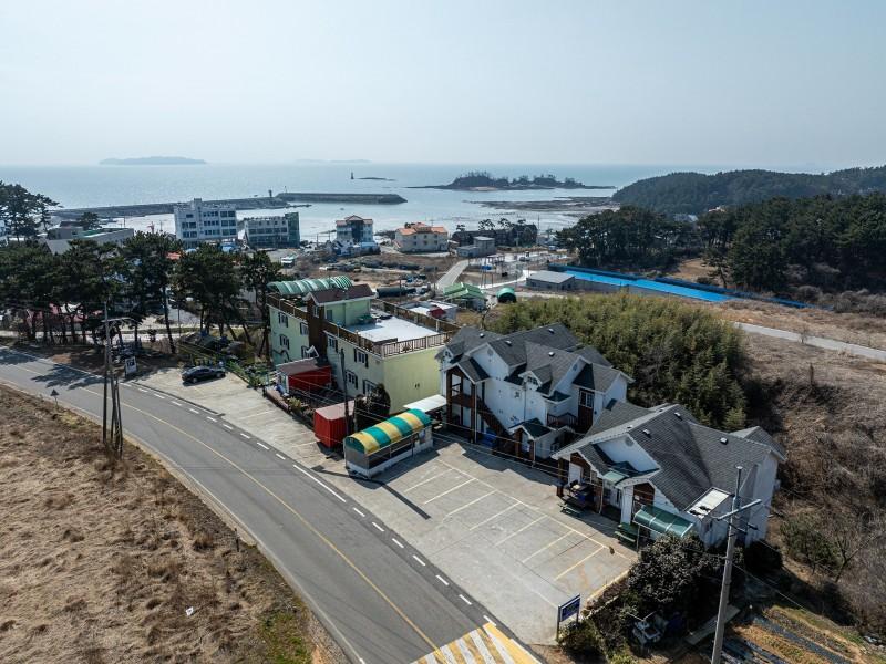 태안 노을빛언덕펜션 (Taean Sunset Hill Pension)