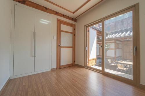 오직 한팀만 사용하는 서울 전통 한옥 JNPstay (오직 한팀만 사용하는 서울 전통 한옥 JNPstay)