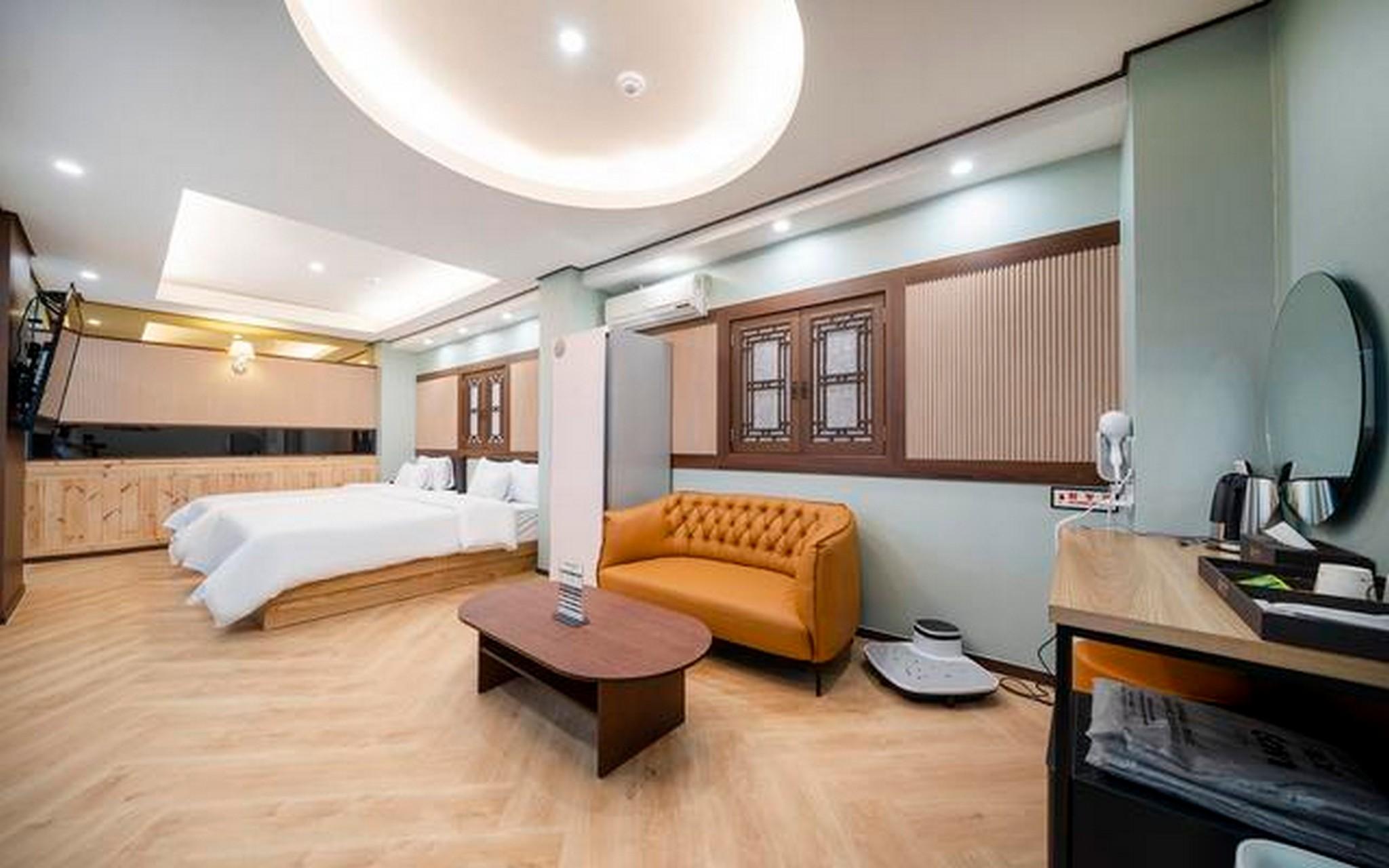 서산 허앤장 한옥호텔 호수공원점 (Seosan Heo & Jang Hanok Hotel Lake Park)