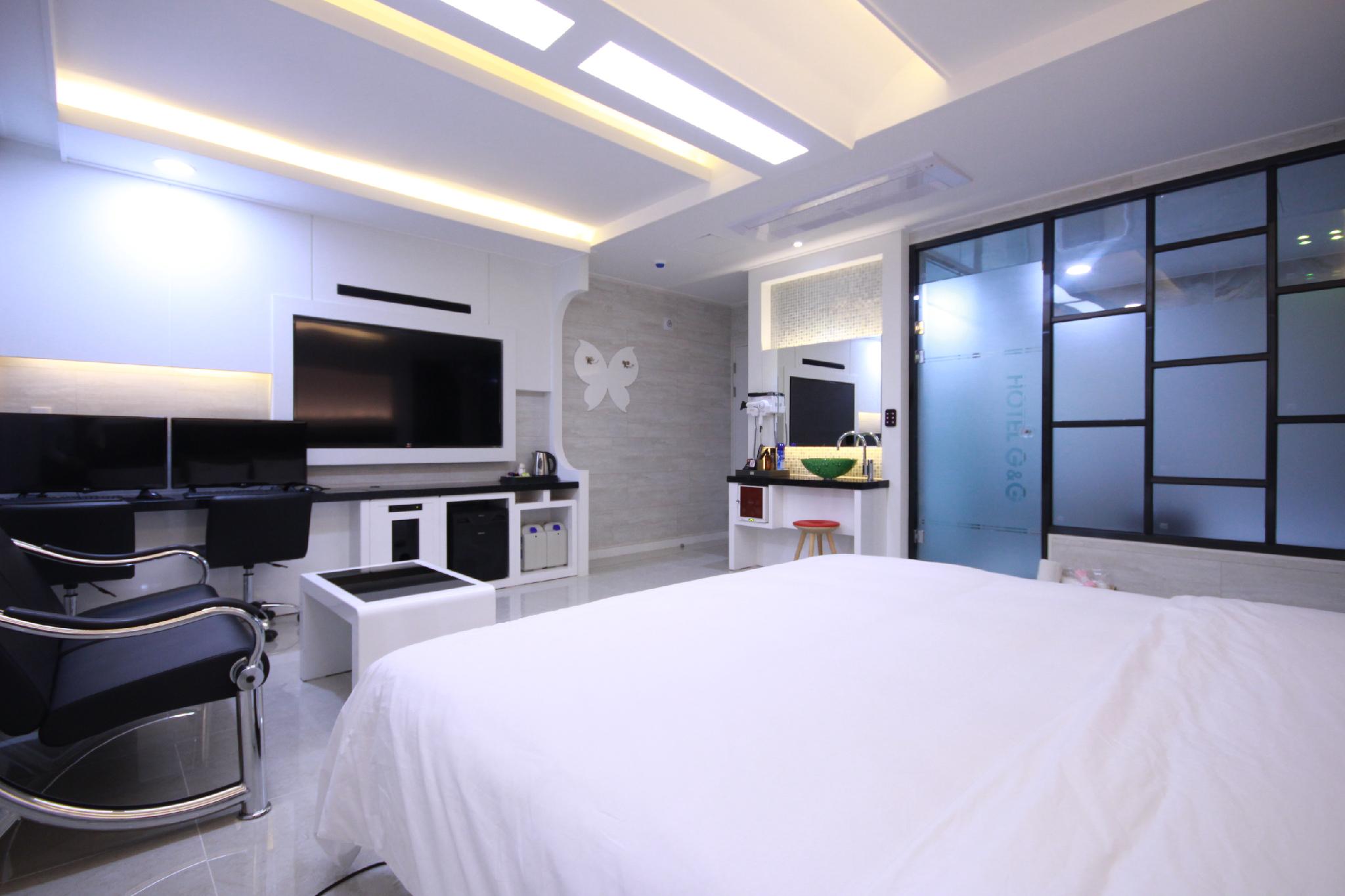 울산 KTX역 G&G (Ulsan KTX Station G and G)