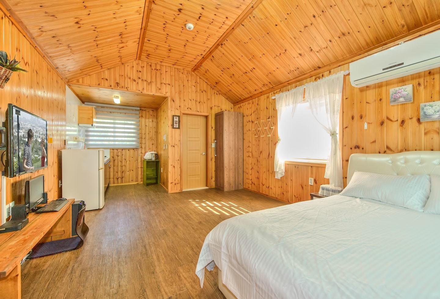 물가에 펜션 (Moolgaae Pension)