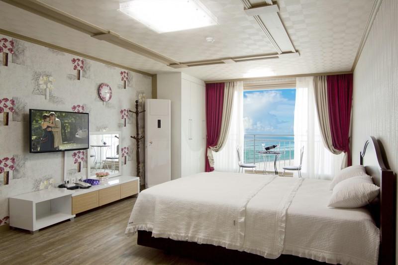 영덕 파인비치펜션 (Yeongdeok Pine Beach Pension)