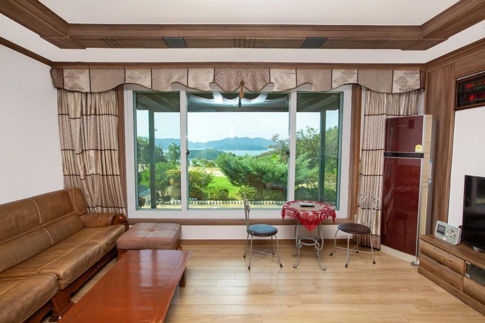 서산 해양정원 펜션 (Seosan Haeyang Jungwon Pension)