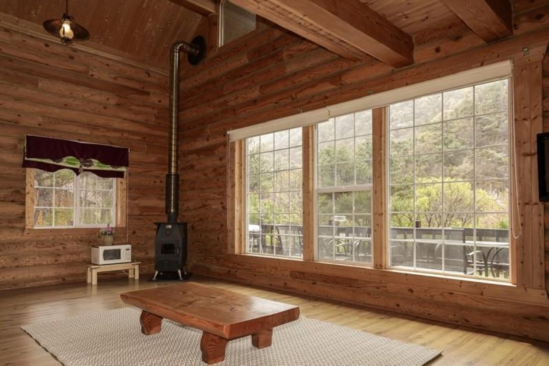 괴산 속리산통나무펜션 (Goesan Songnisan Tongnamu Pension)