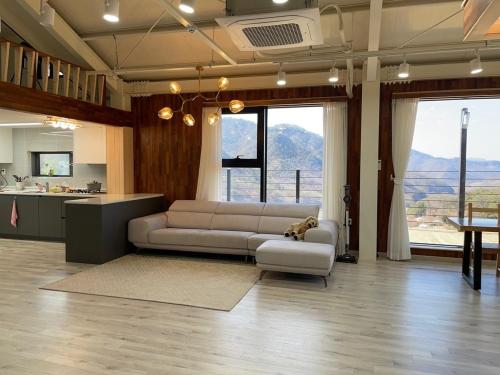 늘솔길 펜션 (Jecheon Neulsolgil Pension)