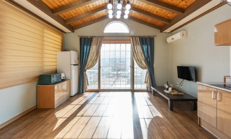 제천 충주빛나는월악펜션 (Jecheon Binnaneun Worak Pension)