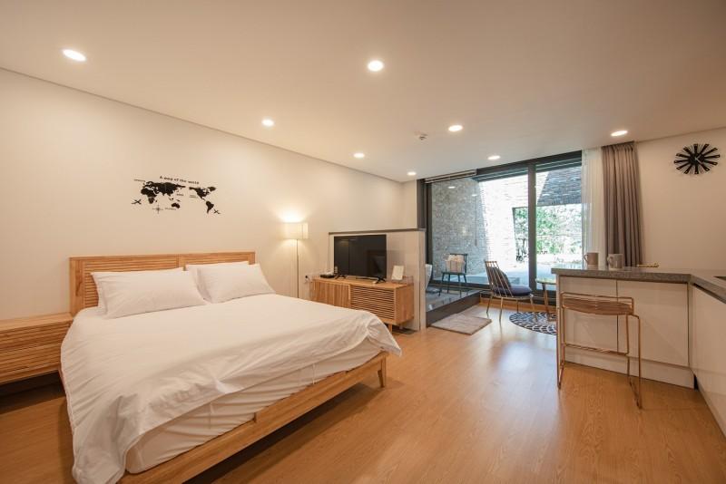 강릉 스테이어스펜션 (Gangneung Stay Us Pension)