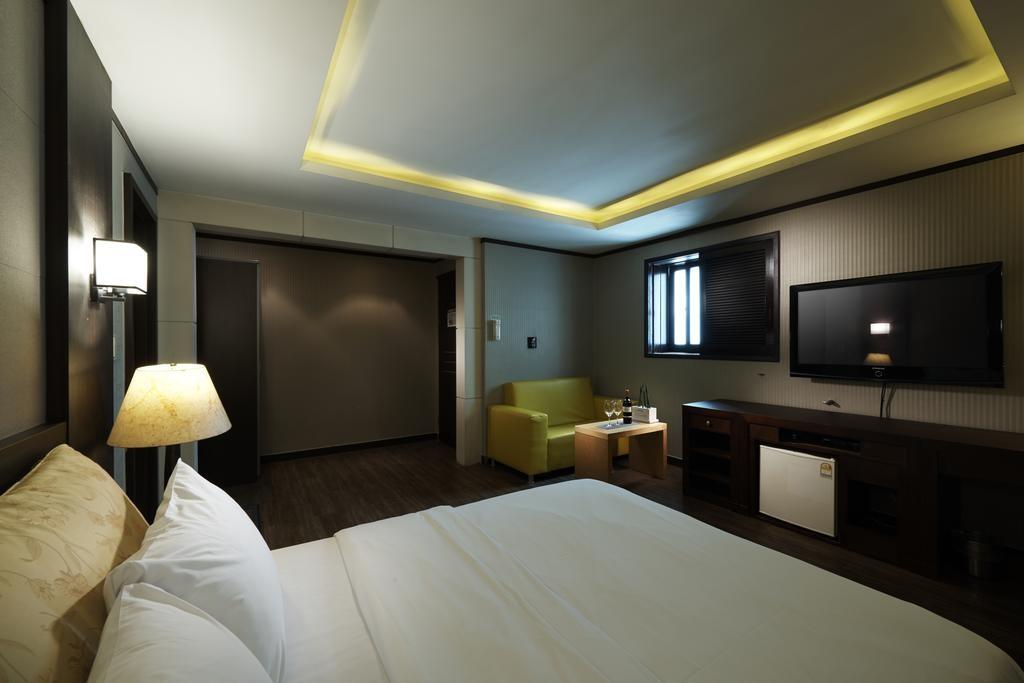 Noblesse Hotel