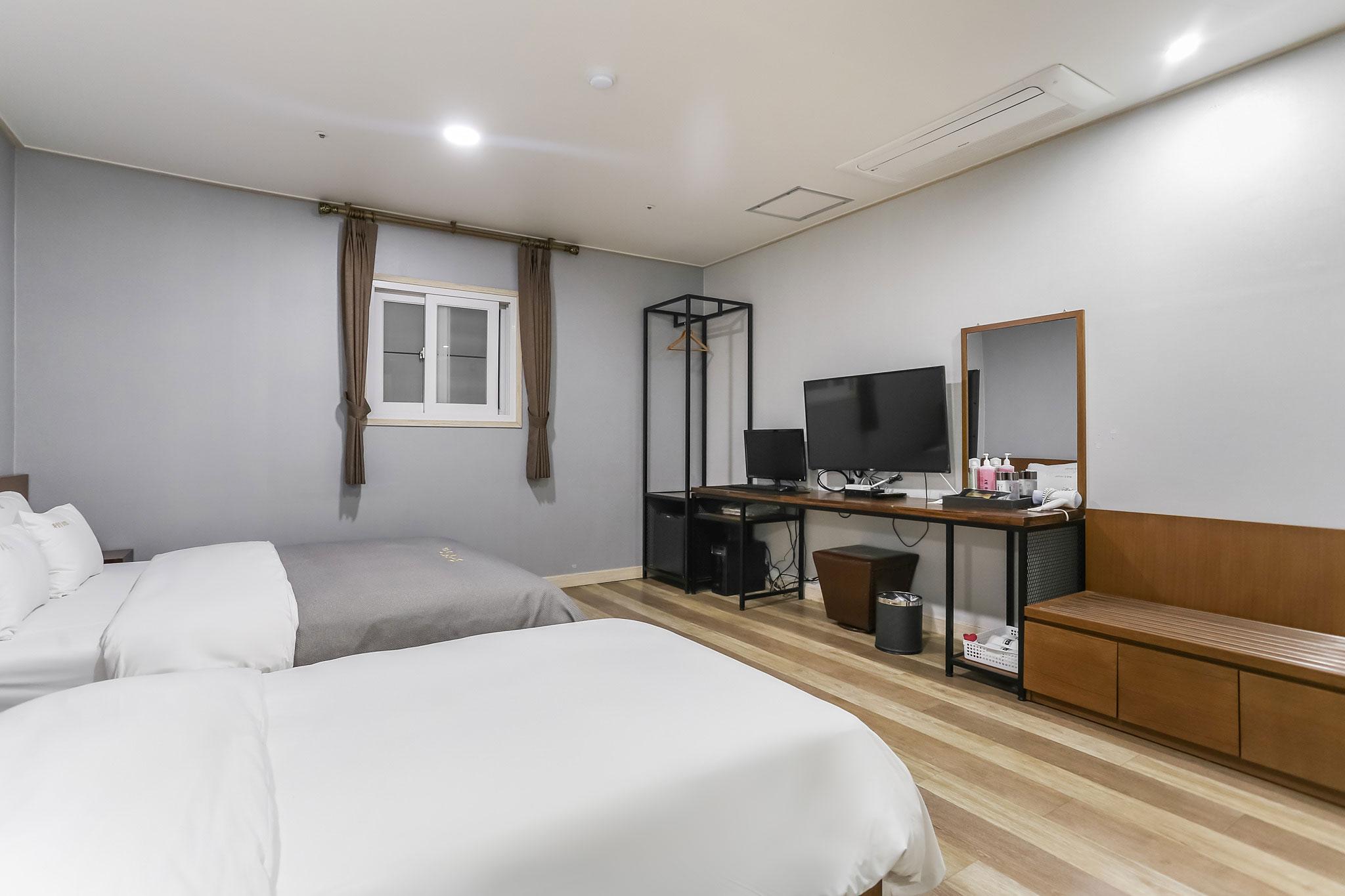 화양강 호텔 (Hwayanggang Hotel)