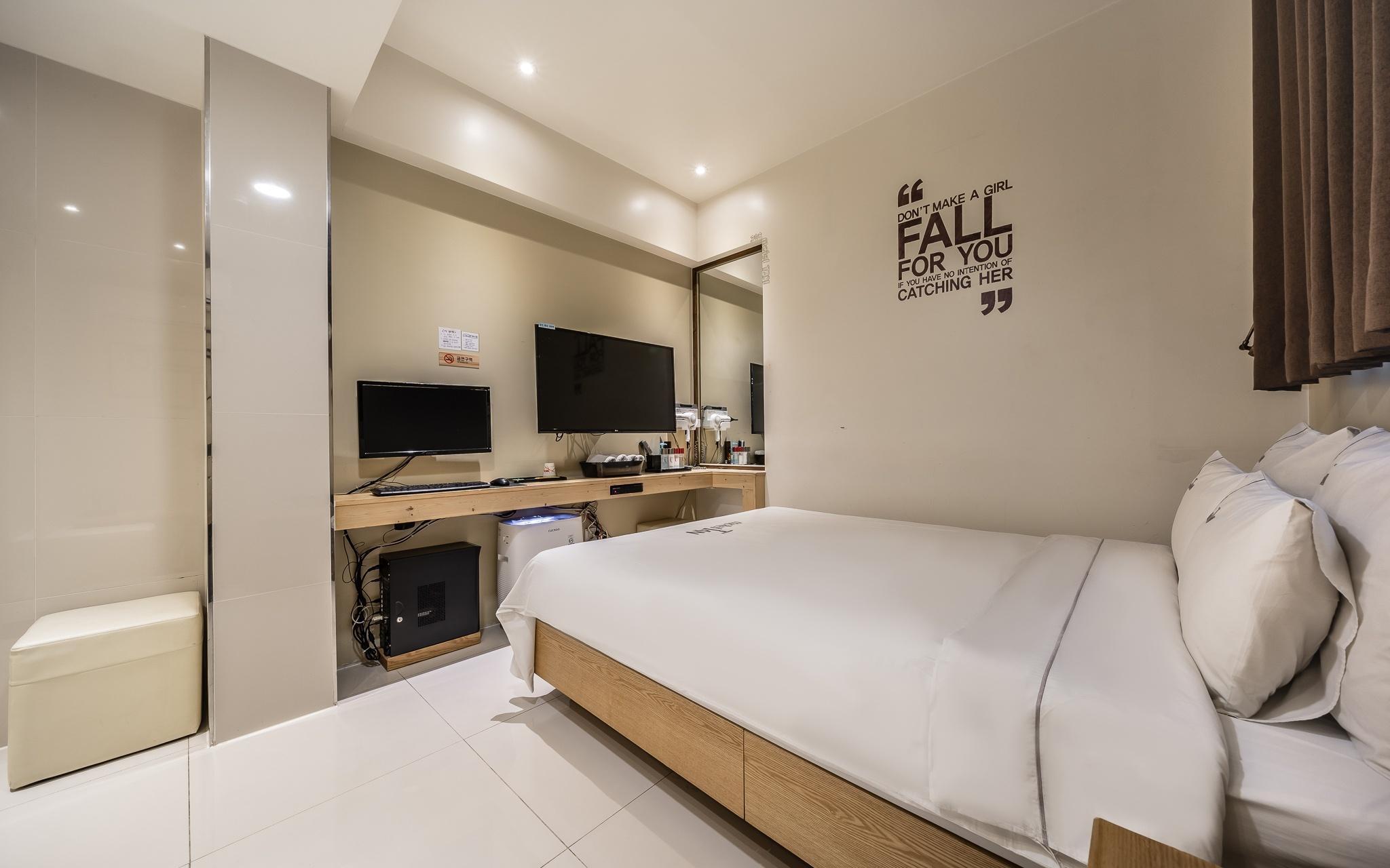 수원 탄 (Suwon Tan)