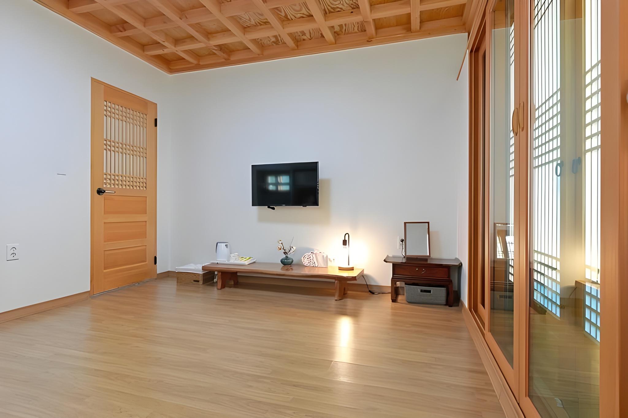 청공 한옥스테이 (Cheonggong Hanok Stay (Korea Quality))