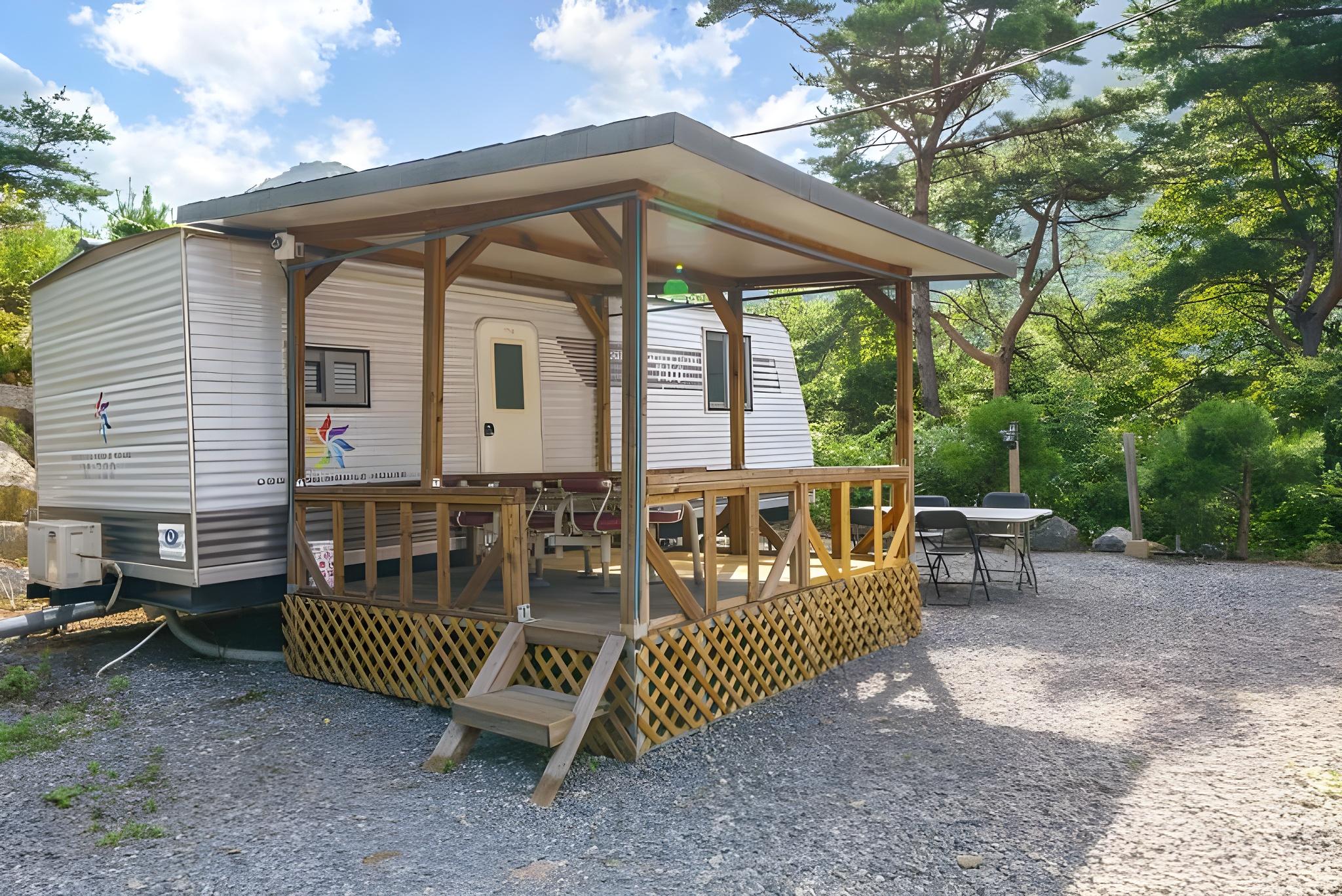 단양 파인카라반캠핑장 (Danyang Pine Caravan Camping)