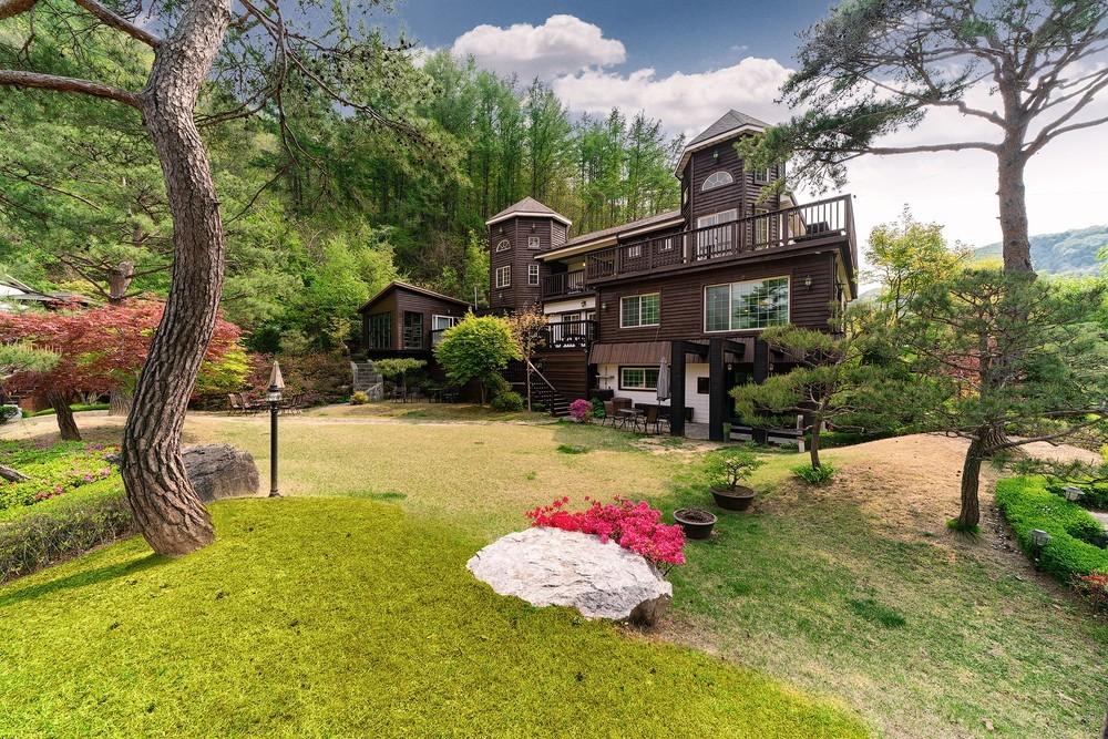 홍천 픽션 하우스 펜션 (Hongcheon Fiction House Pension)