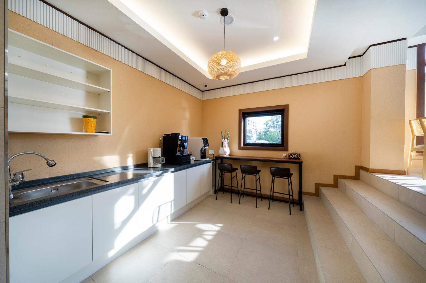 서산 허앤장 한옥호텔 호수공원점 (Seosan Heo & Jang Hanok Hotel Lake Park)