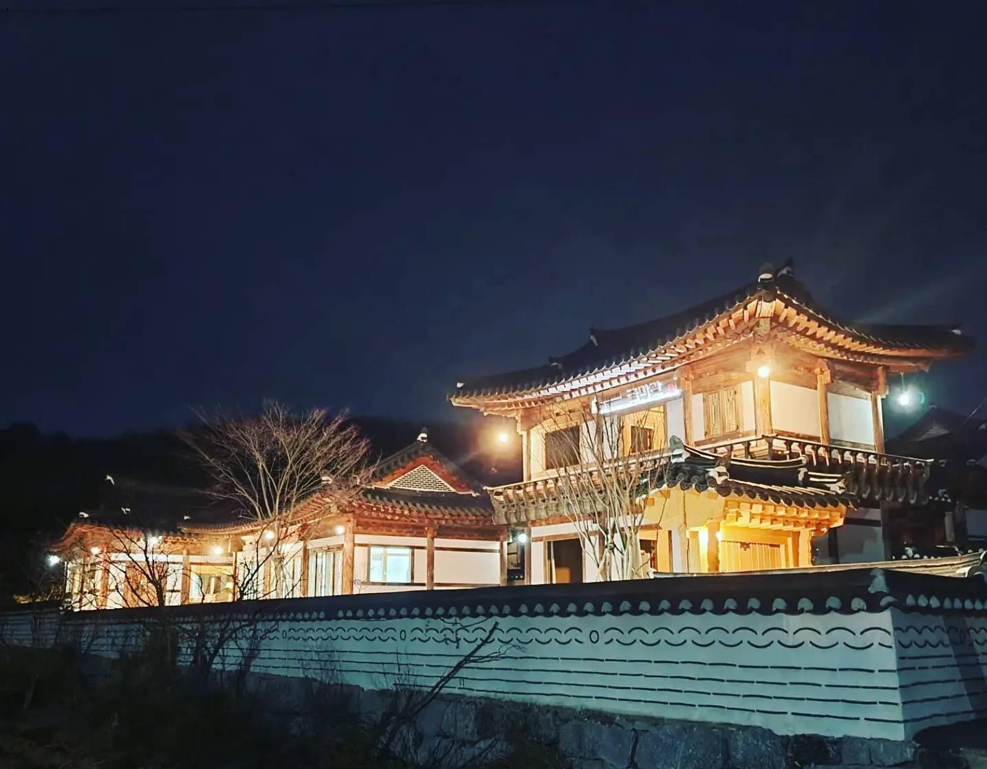 금마관 독채 한옥 (Iksan Geummagwan Private Hanok House)