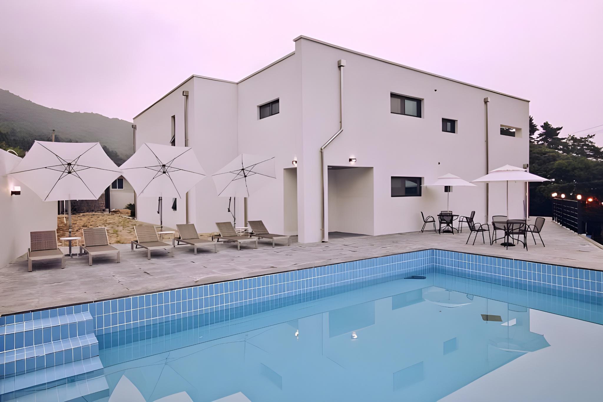 완도(보길도) 블랙스톤펜션 (Wando (Bogildo) Blackstone Pension)