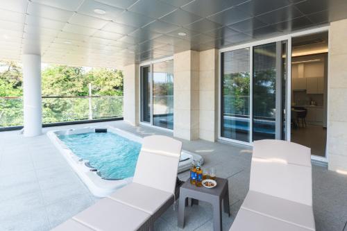 동호 비치 호텔 (Dongho Beach Hotel)