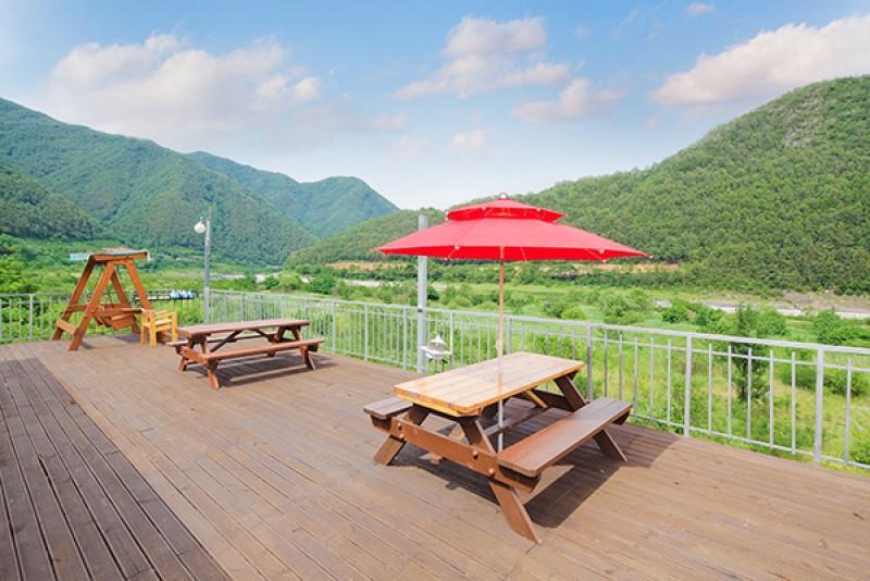 단양 휴돔하우스펜션 (Danyang Hyudom House Pension)